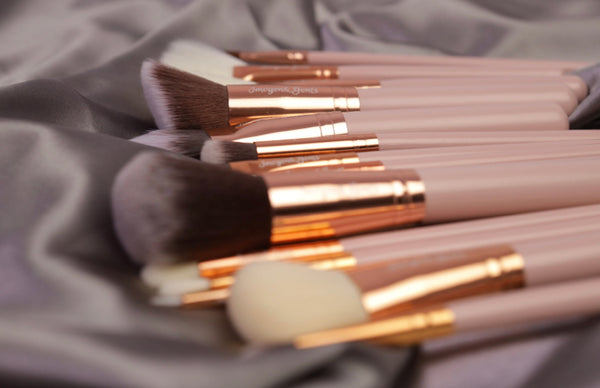 Imogen's makeup brushes